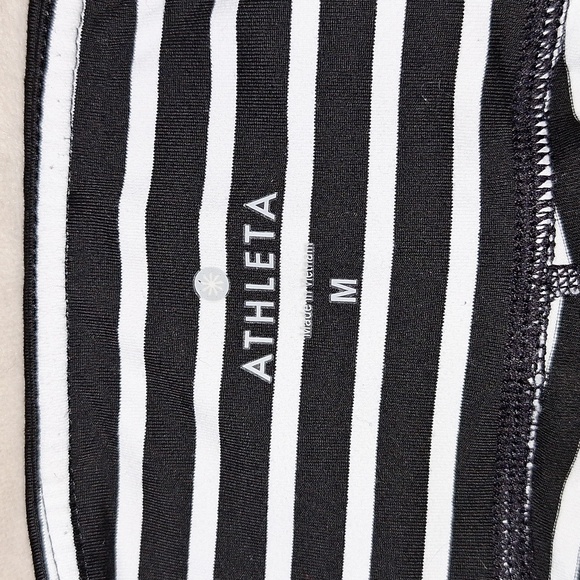 🌚 Athleta Black & White Horizontal Striped Chaturanga Capri Leggings. Size M. - Picture 2 of 10